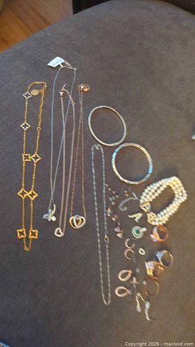 Mixed Costume Jewelry Lot — Necklaces, Bracelets, Rings, Earrings (1 of 6)