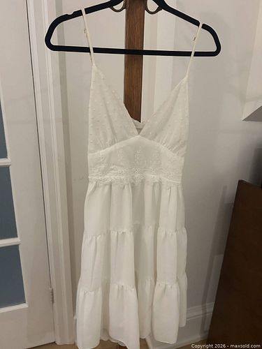 Lot of 4 clothing items  (1 of 11)