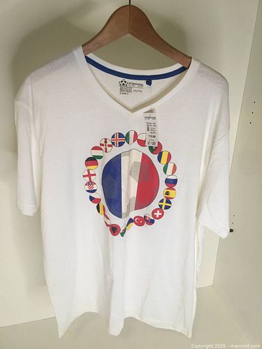 International Active Sport White T-shirt (1 of 3)