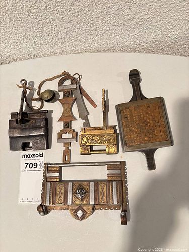 Lot #709 (1 of 13)