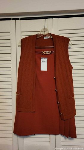 Lot #698 (1 of 12)