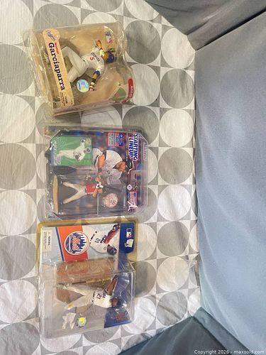 Lot of 3 Sports Action Figures - McFarlane & Starting Lineup (1 of 5)