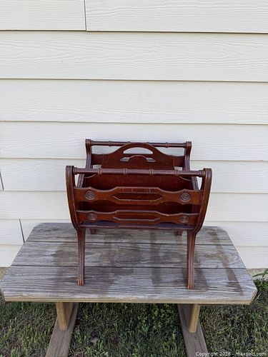 Vintage Mahogany Wood Magazine Holder with Carved Details (1 of 10)