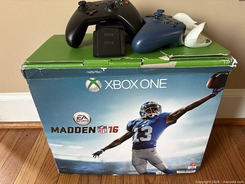 Microsoft Xbox One Console with Controllers & Accessories (1 of 5)