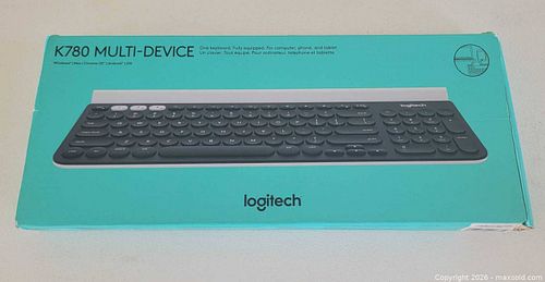 Logitech K780 Multi-Device Keyboard (1 of 3)
