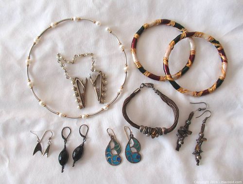 Vintage & Artisan Costume Jewelry (1 of 8)