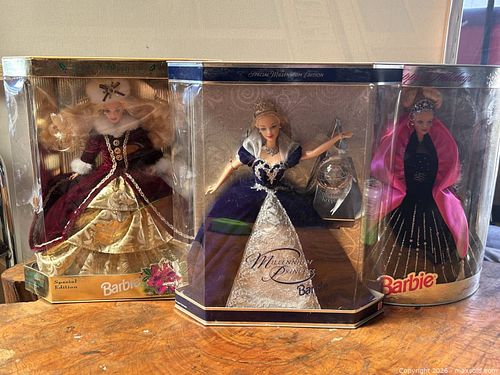 3 Vintage 90’s Barbies Special Editions  (1 of 7)
