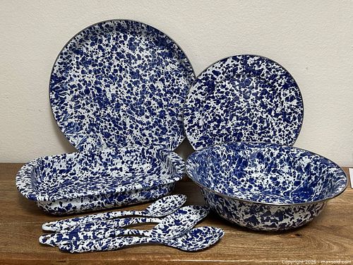8pc Blue & White Enamel Dishes & Bakeware  (1 of 9)