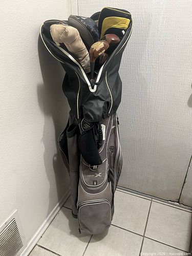 Golf Bag with 13 clubs/drivers  (1 of 14)