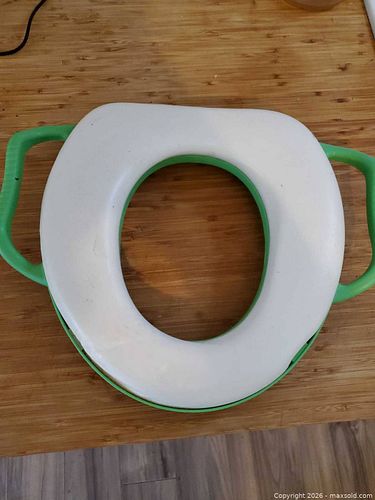 Kids potty seat (1 of 3)