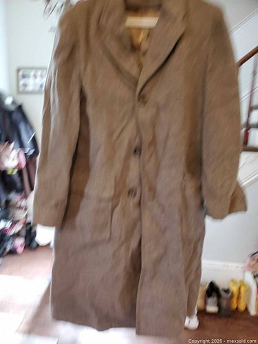 Men's dress coat (1 of 3)