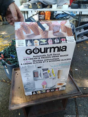Gourmia Automatic Soft Serve Ice Cream & Frozen Drink Maker (1 of 7)
