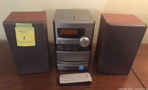 Sony CD/Cassette Player with speakers + remote (1 of 5)