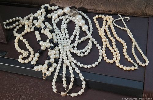 Lot of 5-7 Faux Pearl Necklaces & Bracelets with Metal Accents (1 of 7)