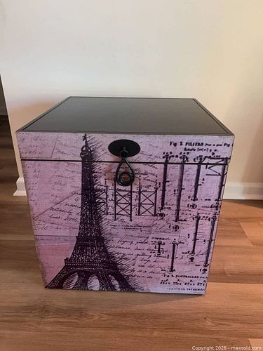 Decorative Square Chest (1 of 4)