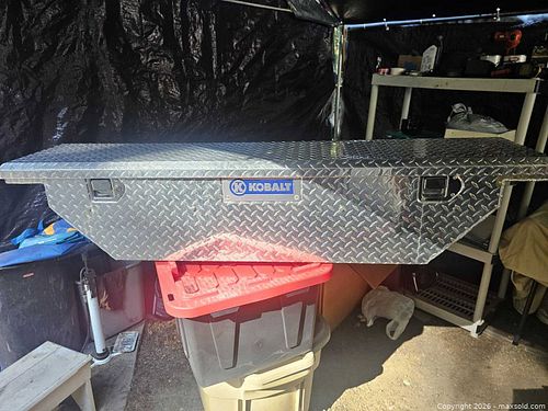 Truck box (1 of 12)