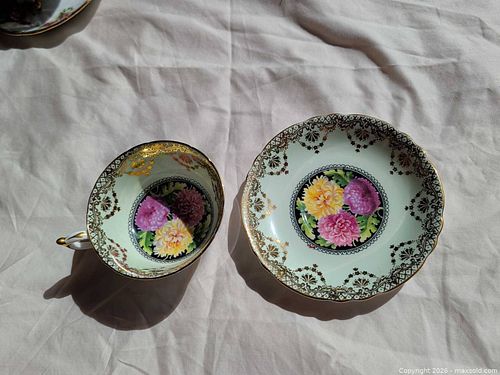 Paragon Fine Bone China Teacup & Saucer (1 of 10)