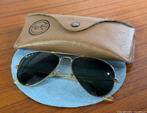 Vintage Ray-Ban Gold Tone Aviator Sunglasses with Bausch & Lomb Case (1 of 8)