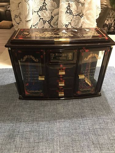Vintage Jewelry Box and Costume Jewelry (1 of 5)
