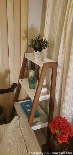 Decorative Multi Size Shelf (1 of 4)