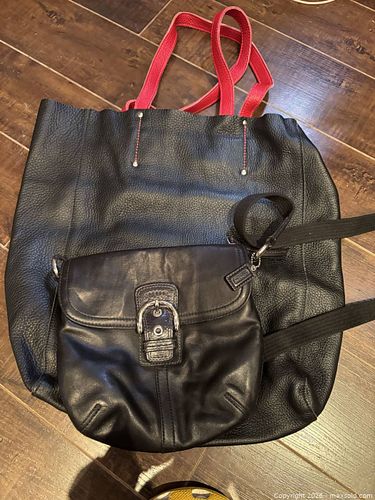 2 black leather purses one Coach, one Roots (1 of 7)