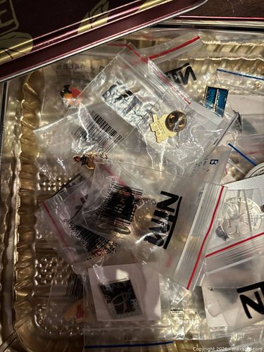 Lot of Vintage pins  (1 of 3)