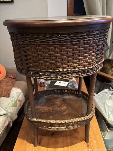 Vintage Sewing Box  (1 of 4)