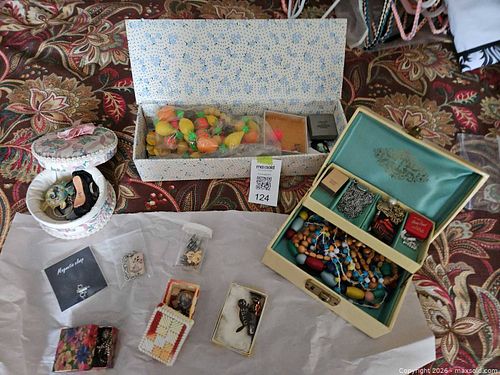 Lot of Mixed Costume Jewelry with Necklaces, Bracelets & More (1 of 6)