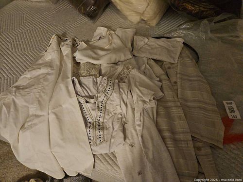Women's Clothing Lot: Ladies' Tops - White/Beige (1 of 3)