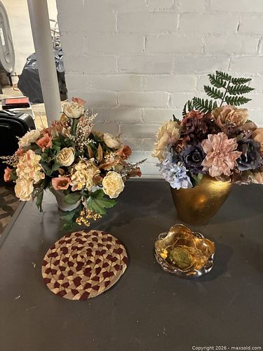 Gold Vase with Artificial Flower Arrangement, Amber Glass Bowl & Trivet (1 of 6)