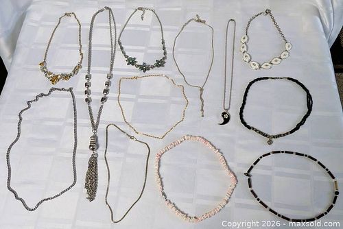 MIXED NECKLACE COLLECTION (1 of 20)