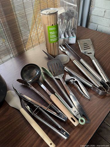 Kitchen & BBQ Utensil Set with Flatware and 150 Bamboo Skewers  (1 of 4)