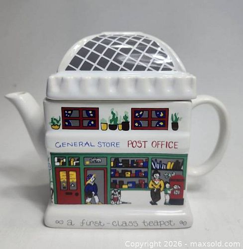 General Store Post Office Teapot H: 5"  Wade Figurine (1 of 6)