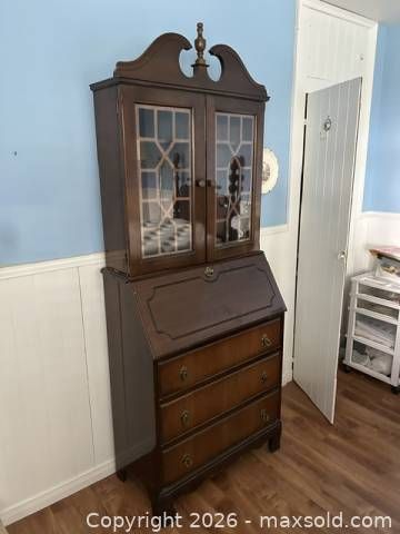 Lot #32 (1 of 3)