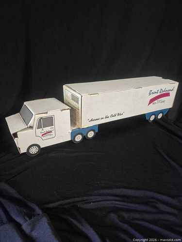 Brent Redmond Transportation Cardboard Toy Tractor & Trailer (1 of 6)