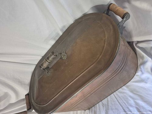Large Copper Coal Scuttle with Wooden Swivel Handles (1 of 9)