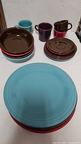 Lot Of Fiestaware Dishware (1 of 5)