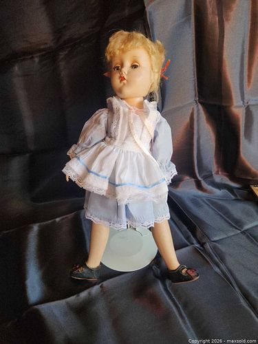Porcelain Doll (1 of 4)