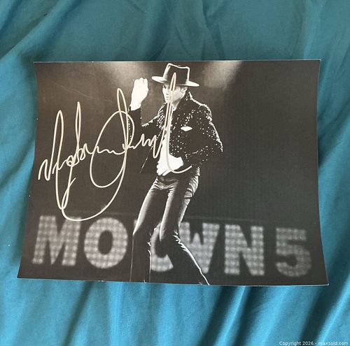 Michael Jackson Hand Signed Photograph (1 of 4)