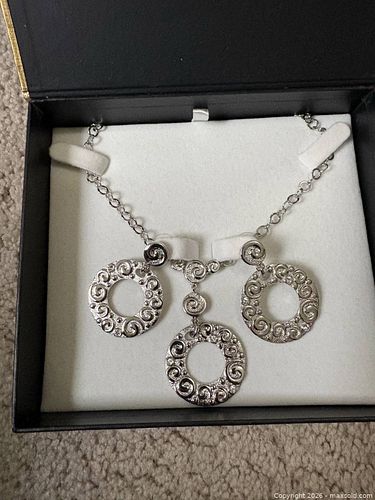 Jewelry set (1 of 3)