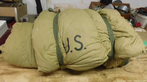 army sleeping bag (1 of 3)