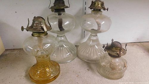 Kerosine lanterns (1 of 3)
