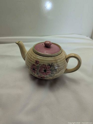 Ceramic Floral Teapot with Ribbed Detail, Cream & Pink (1 of 3)