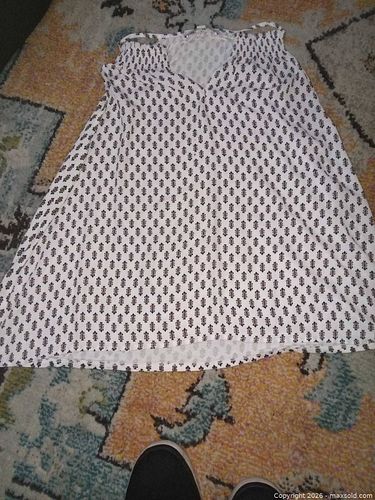 Loft woman's short sleeve shirt (1 of 3)