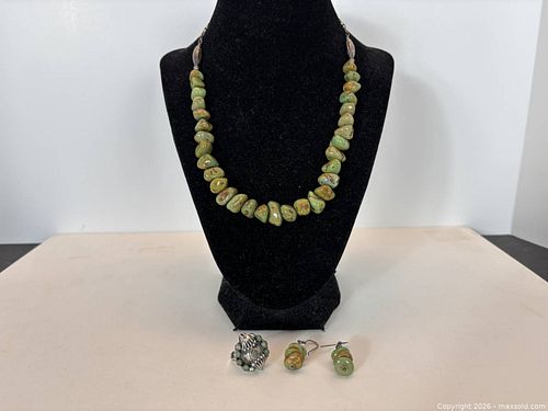 Vintage Green Stone and Sterling Jewelry (1 of 10)