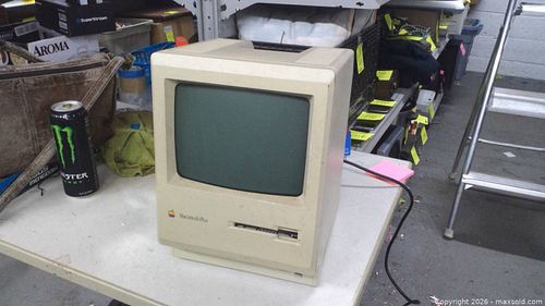 Vintage Macintosh plus (1 of 4)