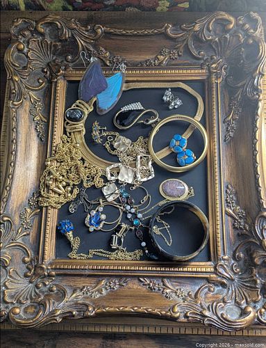 Mixed Wearable Jewelry Lot (1 of 5)