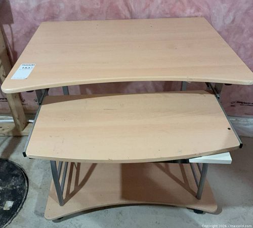 Computer Desk (1 of 4)