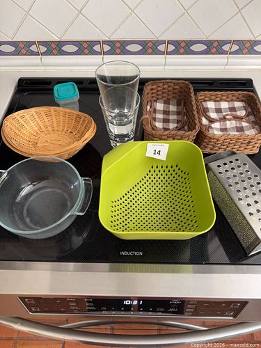 Kitchen lot (1 of 7)