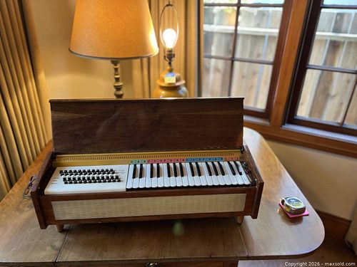 Vintage Mid-Century Harmonium (Pump Organ) — 25 Keys (1 of 7)